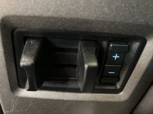 Certified 2019 Ford F150 Raptor w/ Equipment Group 801A Mid image 21