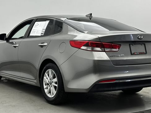 Used 2018 Kia Optima LX image 5