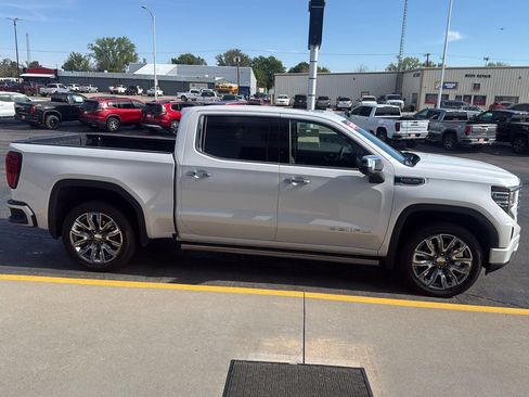 Used 2025 GMC Sierra 1500 Denali w/ Denali Reserve Package AWD/4WD image 9