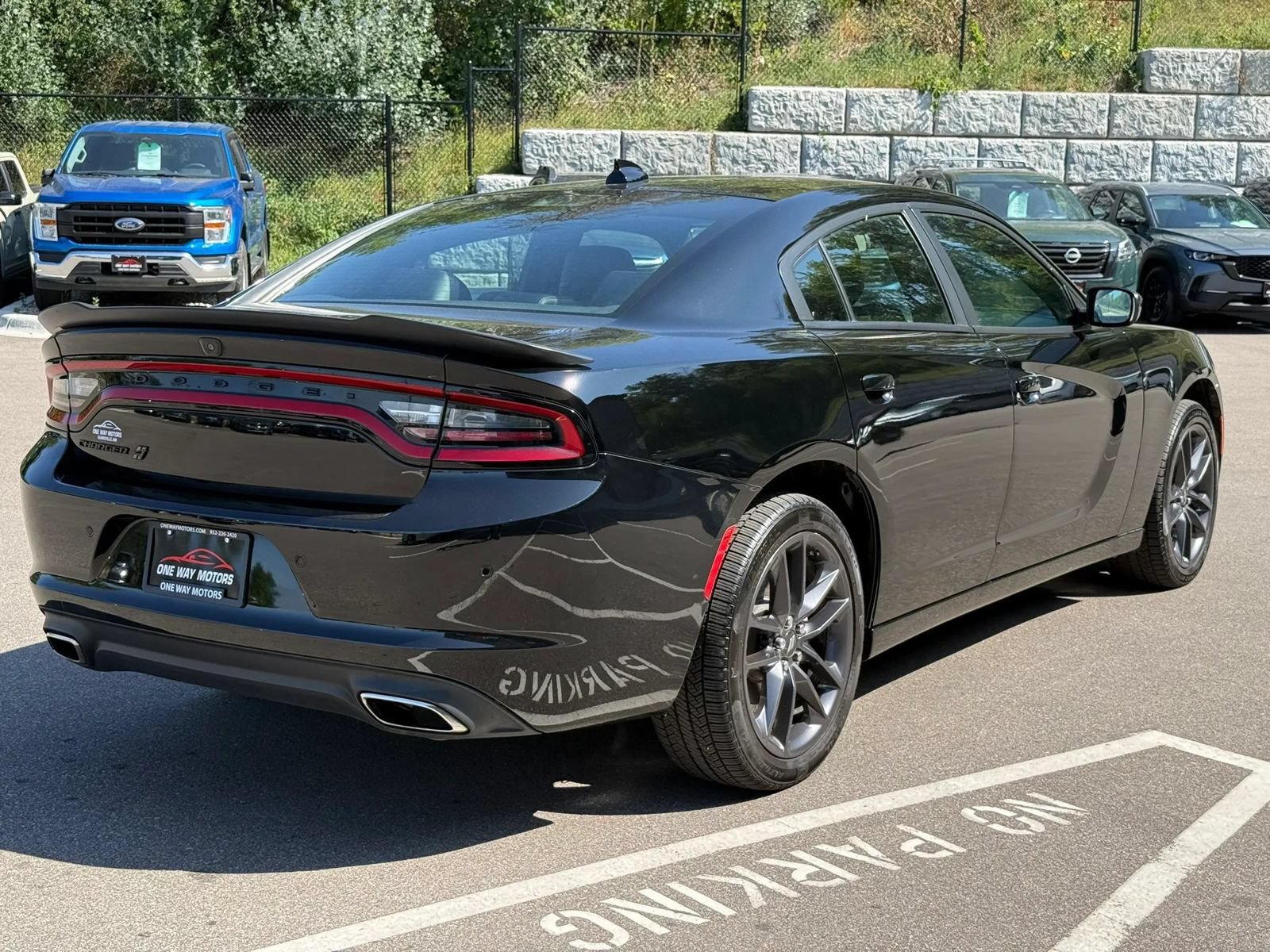 Used 2022 Dodge Charger SXT w/ Plus Group AWD/4WD image 5
