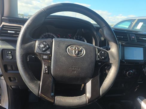 Used 2018 Toyota 4Runner TRD Off-Road image 17
