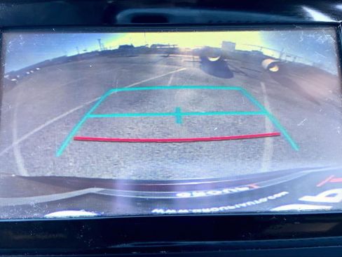 Used 2019 Toyota Highlander LE image 26