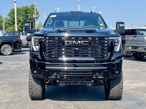 New 2026 GMC Sierra 3500 Denali w/ Denali Reserve Package AWD/4WD image 4