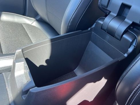 Used 2025 Ford Escape SE image 16