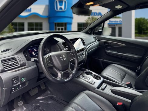 Used 2023 Honda Passport TrailSport image 13