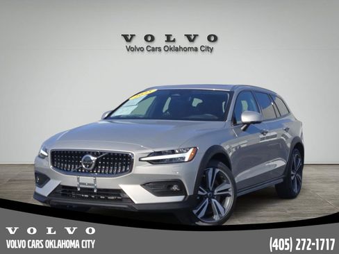Certified 2025 Volvo V60 B5 Cross Country Plus image 1