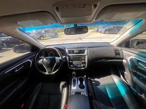Used 2018 Nissan Altima 2.5 SL FWD image 12