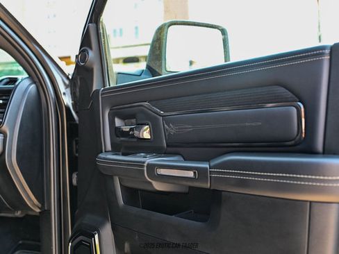 Used 2024 RAM 5500 4x4 Crew Cab image 81