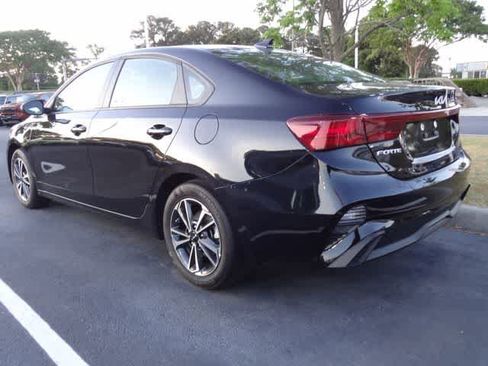 Used 2024 Kia Forte LXS w/ LXS Technology Package FWD image 7