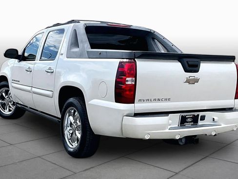 Used 2008 Chevrolet Avalanche LTZ w/ LTZ Preferred Equipment Group RWD image 12