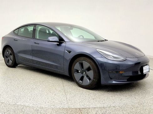 Used 2023 Tesla Model 3 Standard Range RWD image 3
