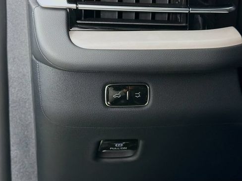 New 2026 Lincoln Navigator Reserve w/ Jet Appearance Package AWD/4WD image 10