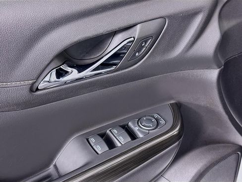 Used 2023 GMC Acadia SLT image 28