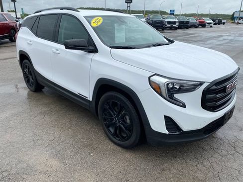 Used 2021 GMC Terrain SLE w/ Driver Convenience Package FWD image 8
