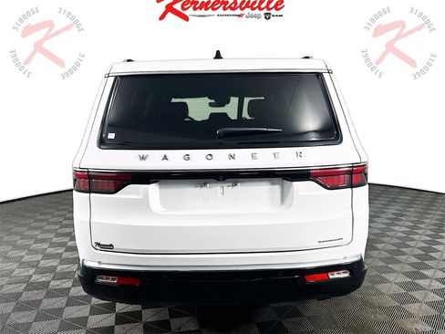 Used 2024 Jeep Wagoneer L Series II w/ Flexible Seating Group image 6