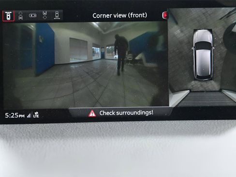 Used 2017 Audi Q7 3.0T Prestige w/ Prestige Package image 28