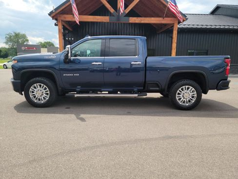 Used 2022 Chevrolet Silverado 2500 High Country w/ Z71 Off-Road Package AWD/4WD image 24
