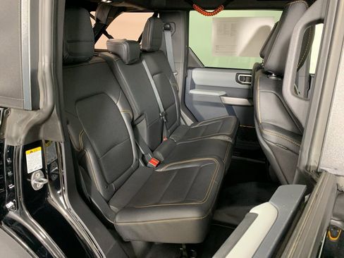 Used 2023 Ford Bronco Badlands w/ Sasquatch Package image 37