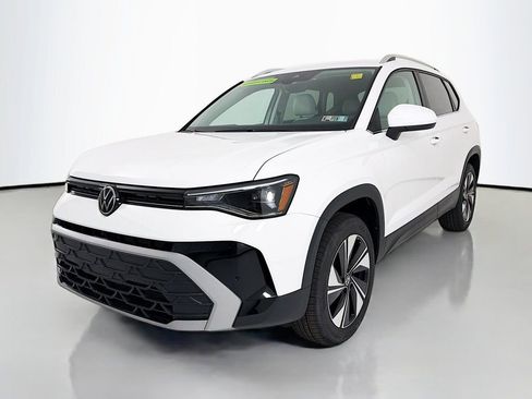 New 2026 Volkswagen Taos SE AWD/4WD image 3