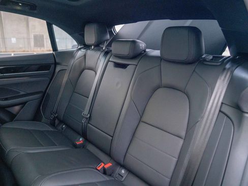 New 2026 Porsche Macan 4 Electric image 23