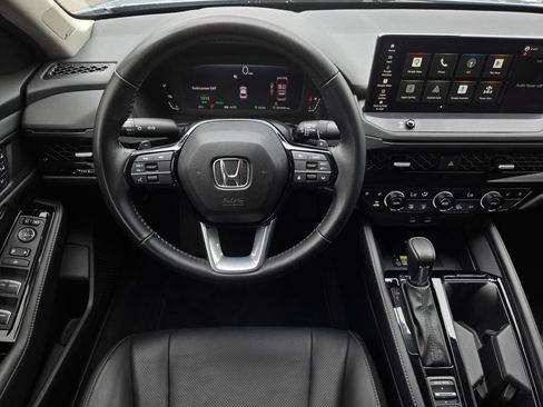 Used 2023 Honda Accord Touring image 14
