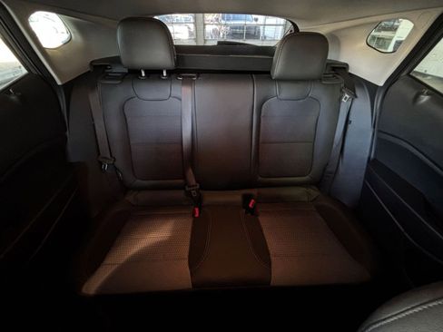 Used 2025 Chevrolet Trax LT image 42