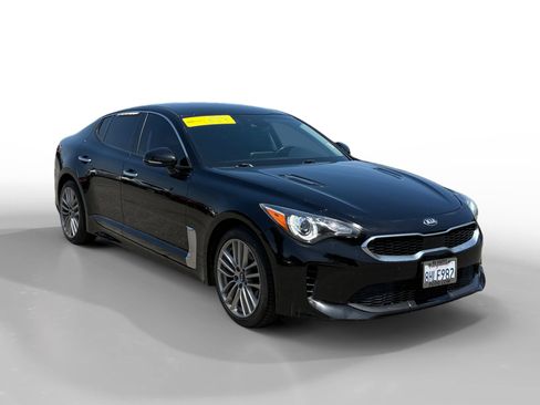 Used 2018 Kia Stinger RWD image 7