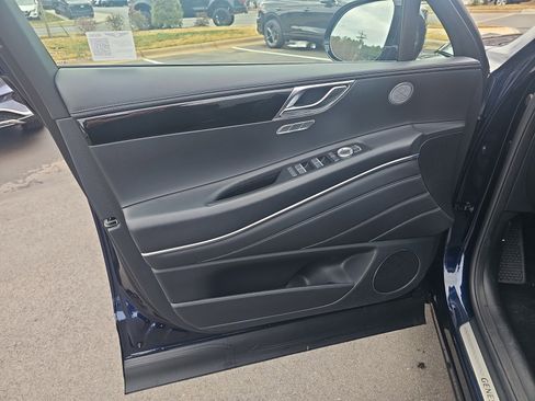 Used 2025 Genesis GV80 2.5T Standard image 11