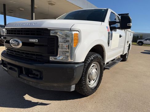 Used 2017 Ford F250 XL w/ Power Equipment Group image 9