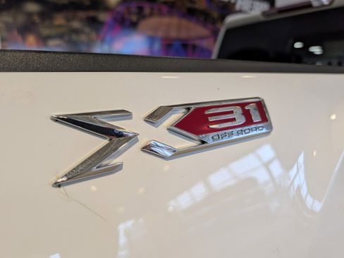 Used 2021 GMC Sierra 3500 SLE w/ SLE Value Package image 9