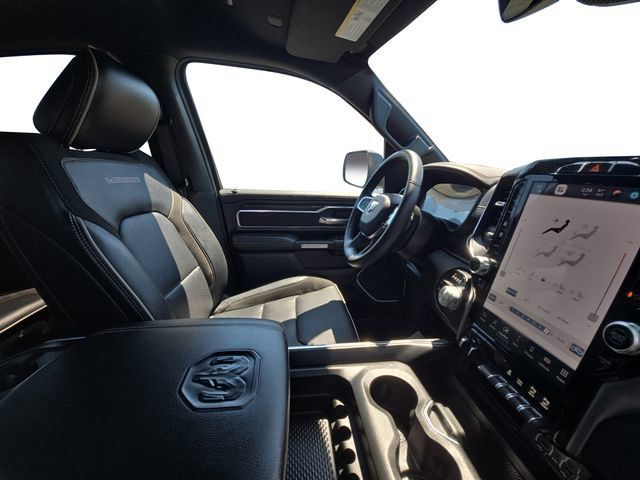 Used 2024 RAM 1500 Laramie AWD/4WD image 14