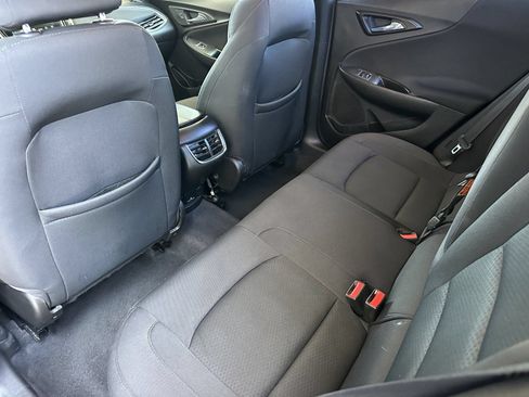 Used 2017 Chevrolet Malibu LT FWD image 11