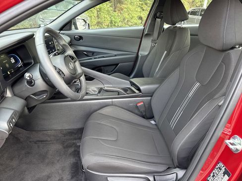 Certified 2025 Hyundai Elantra Sport image 11
