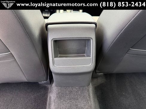 Used 2018 Volkswagen Passat 2.0T R-Line w/ R-Line Lighting Package FWD image 16