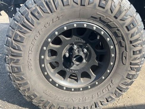 Used 2021 Jeep Gladiator Sport image 5