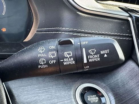 Used 2022 Jeep Grand Cherokee Limited image 36