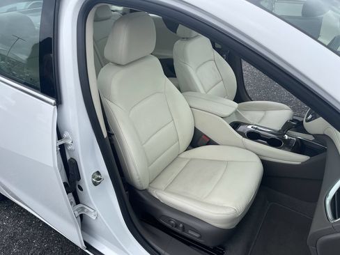 Used 2020 Chevrolet Malibu Premier FWD image 29