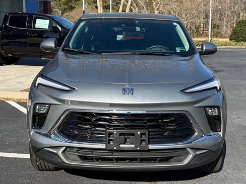 Used 2024 Buick Encore GX Preferred w/ Comfort Package image 3