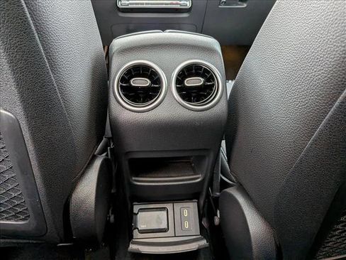 Certified 2025 Mercedes-Benz GLB 250 image 18