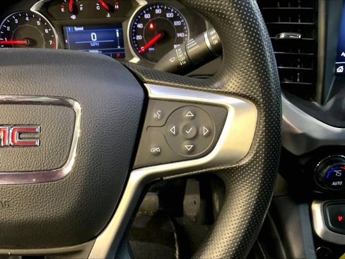 Used 2021 GMC Acadia SLE w/ Driver Convenience Package image 24