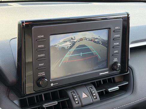 Used 2022 Toyota RAV4 XLE Premium AWD/4WD image 6