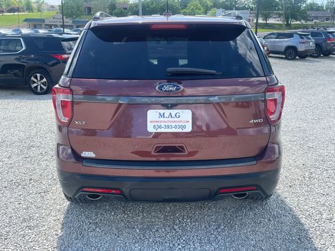 Used 2018 Ford Explorer XLT w/ Equipment Group 202A AWD/4WD image 4