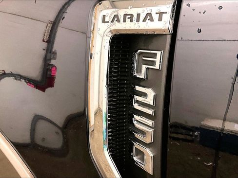 Used 2021 Ford F250 Lariat w/ Lariat Ultimate Package image 13