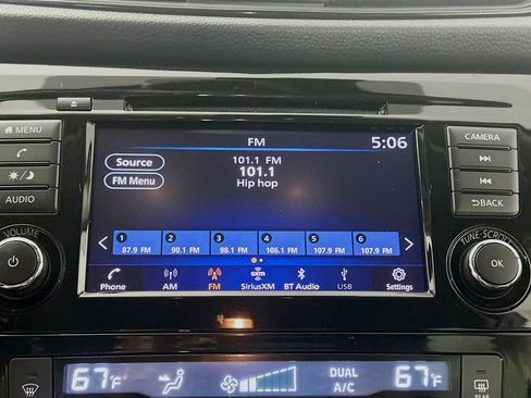Used 2020 Nissan Rogue SV FWD image 19