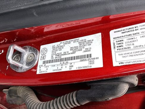 Used 2020 Ford Escape SE image 4