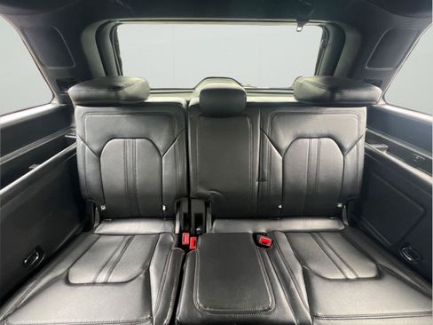 Used 2018 Ford Expedition Limited w/ Equipment Group 301A AWD/4WD image 15