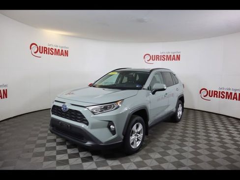 Used 2020 Toyota RAV4 XLE w/ All Weather Liner Package AWD/4WD image 3