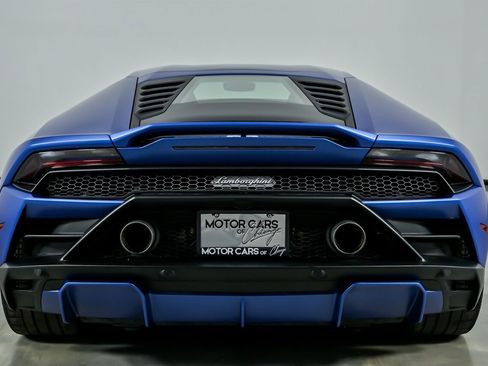 Used 2020 Lamborghini Huracan EVO image 11