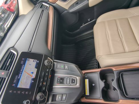 Used 2022 Honda CR-V Touring image 19