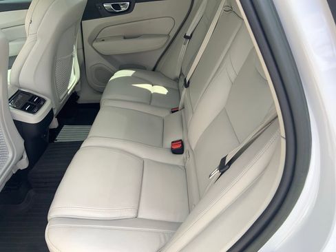 Used 2023 Volvo XC60 B5 Ultimate w/ Protection Package Premier FWD image 6